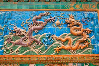 23 Mayıs 2014 'te Pekin, Çin' deki Beihai Parkı 'nda 9 Ejder Duvarı (Jiulongbi) kuruldu.