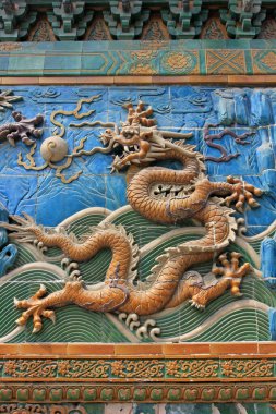 23 Mayıs 2014 'te Pekin, Çin' deki Beihai Parkı 'nda 9 Ejder Duvarı (Jiulongbi) kuruldu.