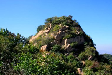 Dağ manzarası jeolojik bir parktadır.