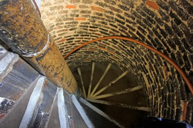Merdiven bina yapısı, fotoğrafa yakın çekim.