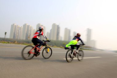 Yoldaki bisiklet yarışı sahası, Çin