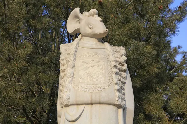 Çin antik tapınak hayvan heykeli