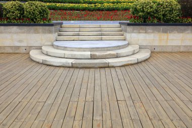 Basamaklar ve ahşap zeminler