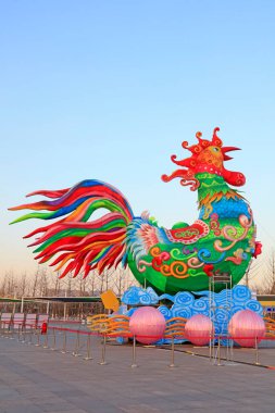 Penis şeklindeki fener, fotoğrafa yakın çekim.