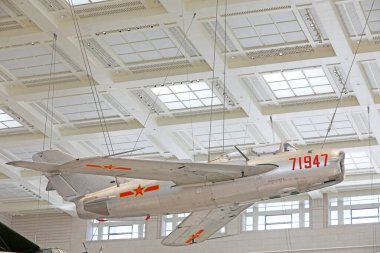 Pekin - 28 Haziran 2019: Savaşçılar havada asılı, Çin Halk Devrimci Askeri Müzesi, Pekin, Çin