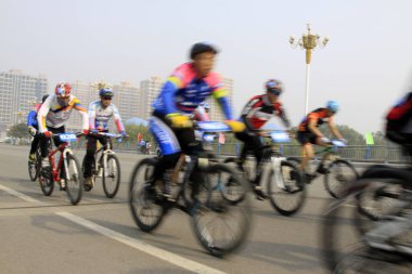 Yoldaki bisiklet yarışı sahası, Çin