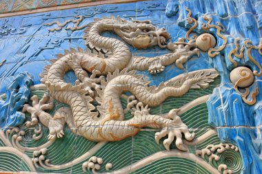 23 Mayıs 2014 'te Pekin, Çin' deki Beihai Parkı 'nda 9 Ejder Duvarı (Jiulongbi) kuruldu.