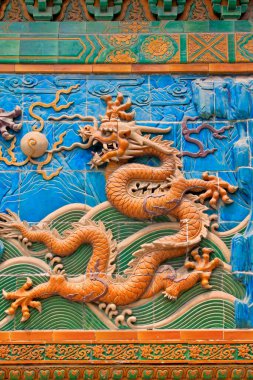 23 Mayıs 2014 'te Pekin, Çin' deki Beihai Parkı 'nda 9 Ejder Duvarı (Jiulongbi) kuruldu.