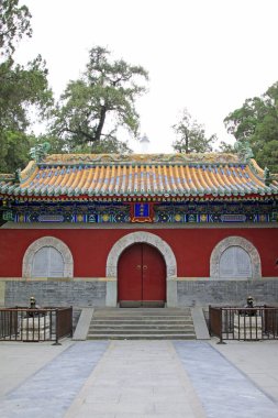 23 Mayıs 2014 'te Pekin' deki Pekin Parkı 'nda Yong An Tapınağı peyzaj mimarisi.