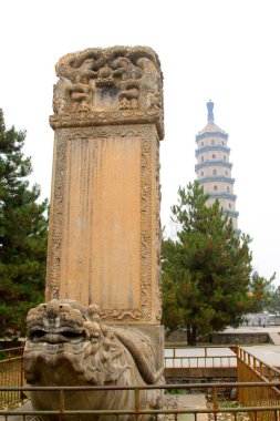CHENGDE CITY - 20 Ekim: Chengde Dağı tatil beldesinde Çin geleneksel taş tabletleri, 20 Ekim 2014, Chengde City, Hebei Eyaleti, Çin