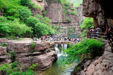 Yuntai Dağı manzaralı doğal manzara, Jiaozuo şehri, Henan bölgesi, Çin.