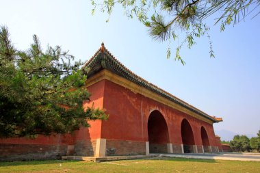 Qing Hanedanlığı 'nın Doğu Kraliyet Mezarlığı' ndaki Çin antik mimari manzarası, Chin.