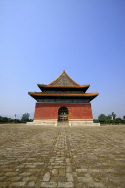 Qing Hanedanlığı Çin 'in Doğu Kraliyet Mezarlığı' ndaki Çin antik mimari manzarası.