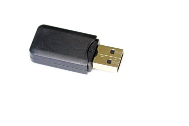 Beyaz arkaplandaki Usb flaş belleği