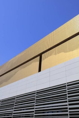 Sarı metal dış duvar dekorasyonu