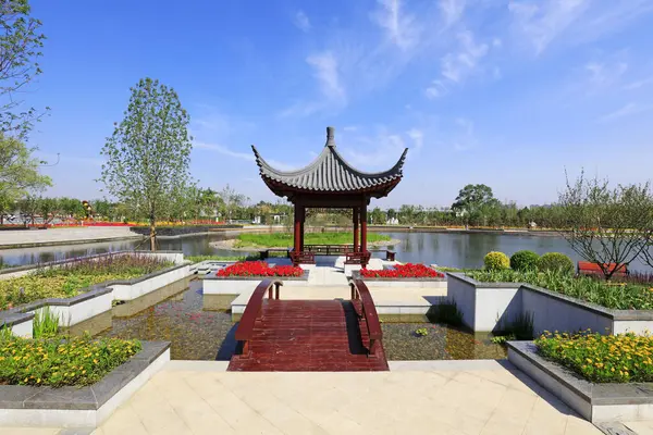 Pavilio 'nun mimari manzarası