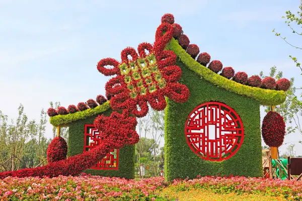 Yeşil bitki heykeli Çin stili yapı