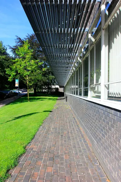 Birmingham - 11 Eylül 2016: Birmingham Üniversitesi Biyoloji Fakültesi, İngiltere