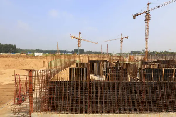 İnşaat alanlarında ahşap parantez 