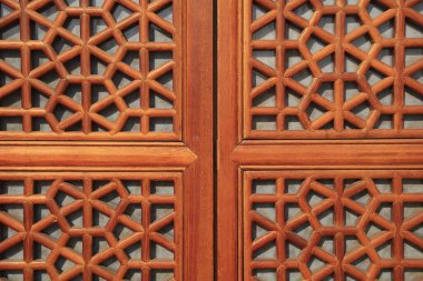 Çin tarzı ahşap pencereler