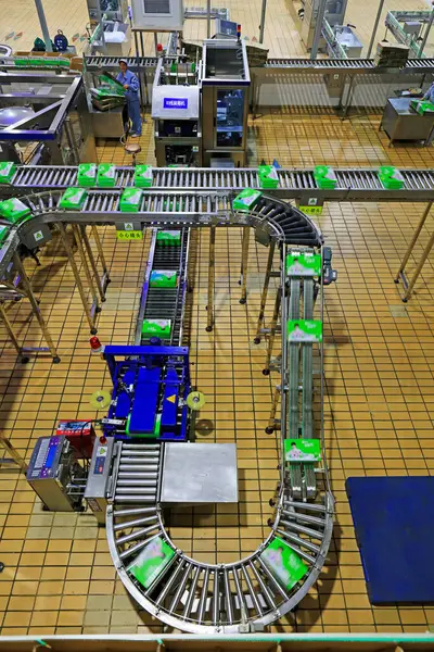 Luannan County - 21 Ekim 2016: Mengniu Süt Ürünleri (Luannan), Luannan County, Hebei Eyaleti, Chin