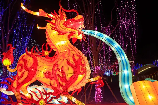 ejderha şekilli fener, fotoğrafa yakın çekim