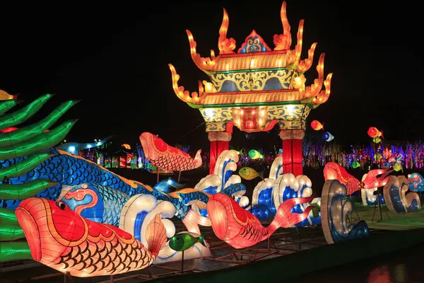 ejderha botu şeklindeki fener