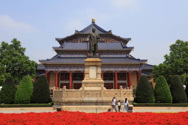 Guangzhou, Çin - 5 Nisan 2019: Zhongshan Memorial Hall 'da Sun Yat-sen Heykeli, Guangzhou, Guangdong Eyaleti, Çin