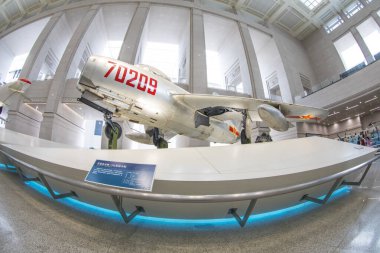 Pekin - 28 Haziran 2019: SSCB yapımı MiG-15 savaş uçağı, Çin Halk Devrimci Askeri Müzesi, Pekin, Çin