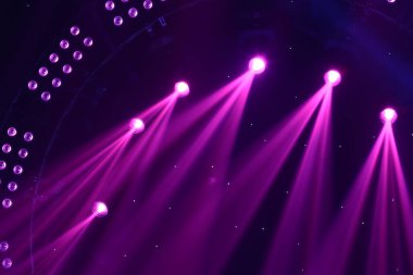 Sahne aydınlatma etkisi karanlıkta