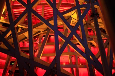 Pekin Ulusal Stadyumu, 24 Mayıs 2014 'te Pekin Olimpiyat Parkı' nda gece kuşların yuva yaptığı bölge.