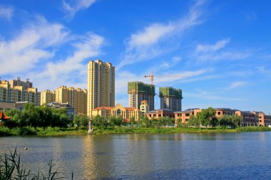 LUANNAN COUNTY - 3 Eylül 2014 'te Kuzey Nehri Parkı' ndaki şehir manzarası, Luannan County, Hebei Eyaleti, Çin