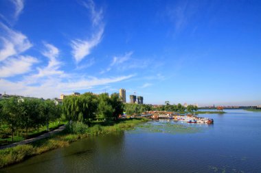 LUANNAN COUNTY - 3 Eylül 2014 'te Kuzey Nehri Parkı' ndaki şehir manzarası, Luannan County, Hebei Eyaleti, Çin
