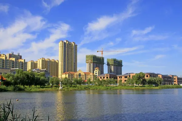 LUANNAN COUNTY - 3 Eylül 2014 'te Kuzey Nehri Parkı' ndaki şehir manzarası, Luannan County, Hebei Eyaleti, Çin