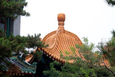 CHENGDE ŞEHRİ - 20 Ekim: Wenjin Pavyonu Chengde Dağı Tatil Köyü, 20 Ekim 2014, Chengde City, Hebei Eyaleti, Çin