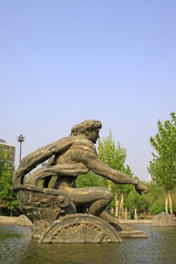Güneş tanrısı Apollo bir su parkında heykel, fotoğrafa yakın çekim