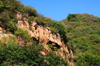 Dağ manzarası jeolojik bir parktadır.