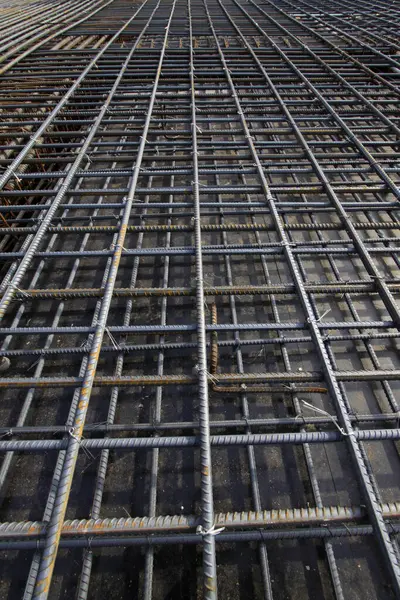 bükülmüş çelik çekiş, yakalama, fotoğrafa yakın çekim.