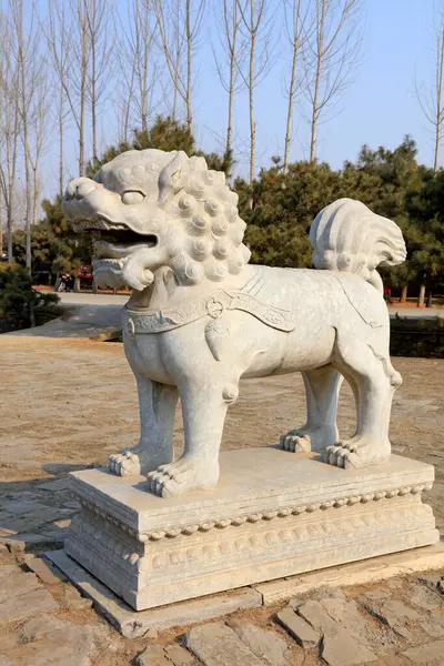 Eski Çin 'de taş aslanlar
