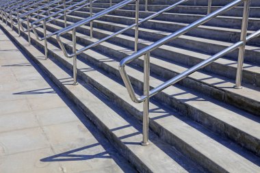 Merdivenler ve paslanmaz çelik korkuluklar