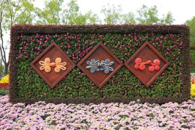 Çin geleneksel döngüsünün yeşil heykeli