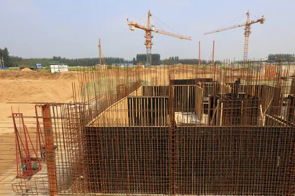 İnşaat alanlarında ahşap parantez 