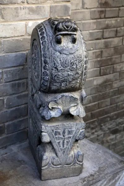 Taşı taşıyan antik Çin davulu