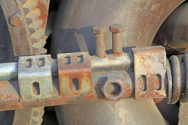 Mekanik yay aygıtı, fotoğrafa yakın çekim