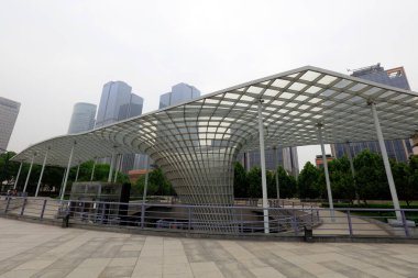 Parks, Şangay, Çin 'de deforme Metal Çerçeve Yapıları