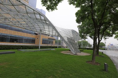 Parks, Şangay, Çin 'de deforme Metal Çerçeve Yapıları