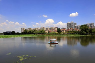 Waterfront City 'nin yaz manzarası, Tangshan City, Çin