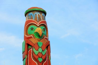 Parktaki tahta totem direkleri, Çin