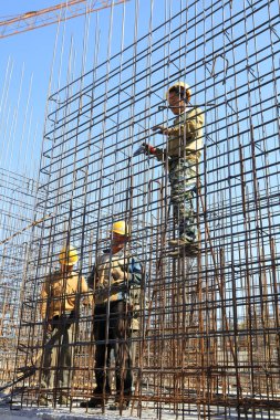 Luannan County - 28 Eylül: İnşaat alanlarında çelik işçileri, 28 Eylül 2016, Luannan County, Hebei, Çin