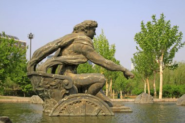 Güneş tanrısı Apollo bir su parkında heykel, fotoğrafa yakın çekim